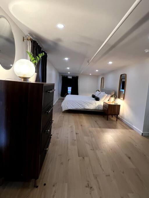 King Bed, The Phenix Historic Hotel, Spacious, Room # 406 Bangor Ngoại thất bức ảnh